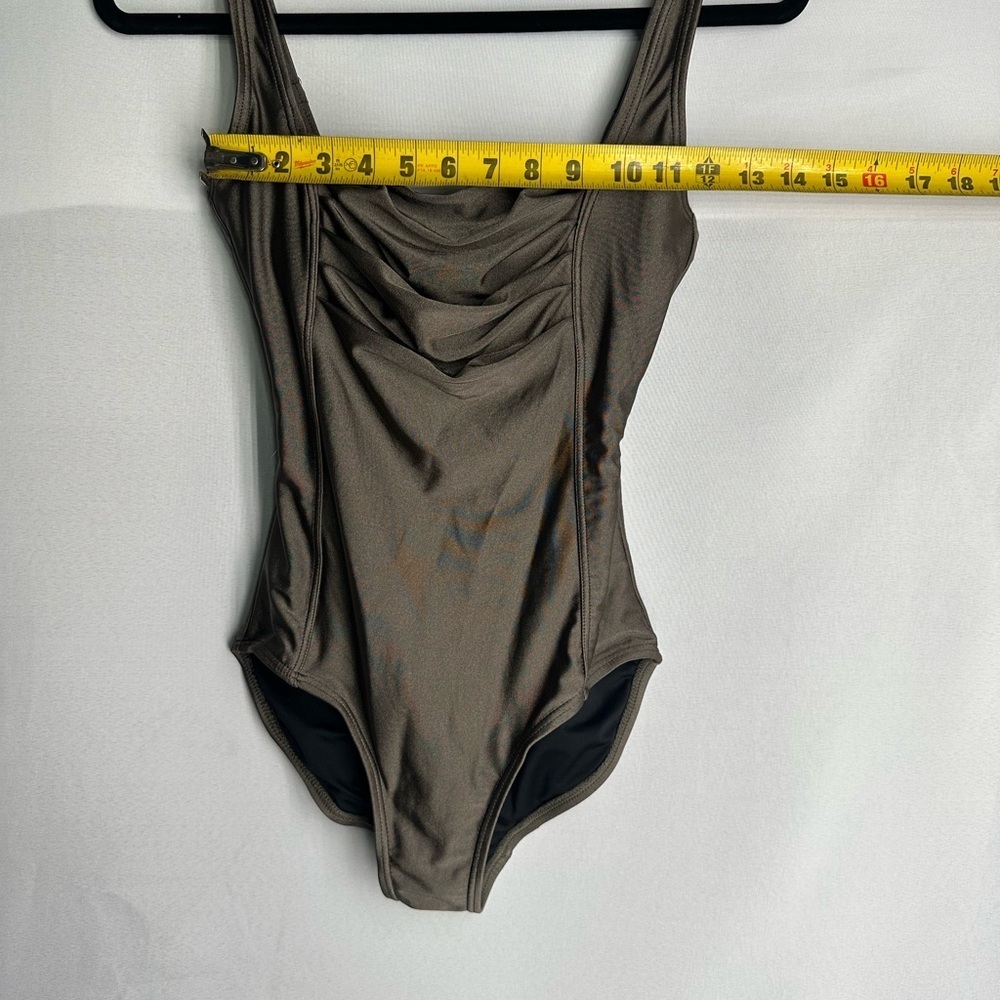 Calvin Klein Elegant One-Piece Swimsuit size 4 pre owned Exellent condition - Picture 3 of 8